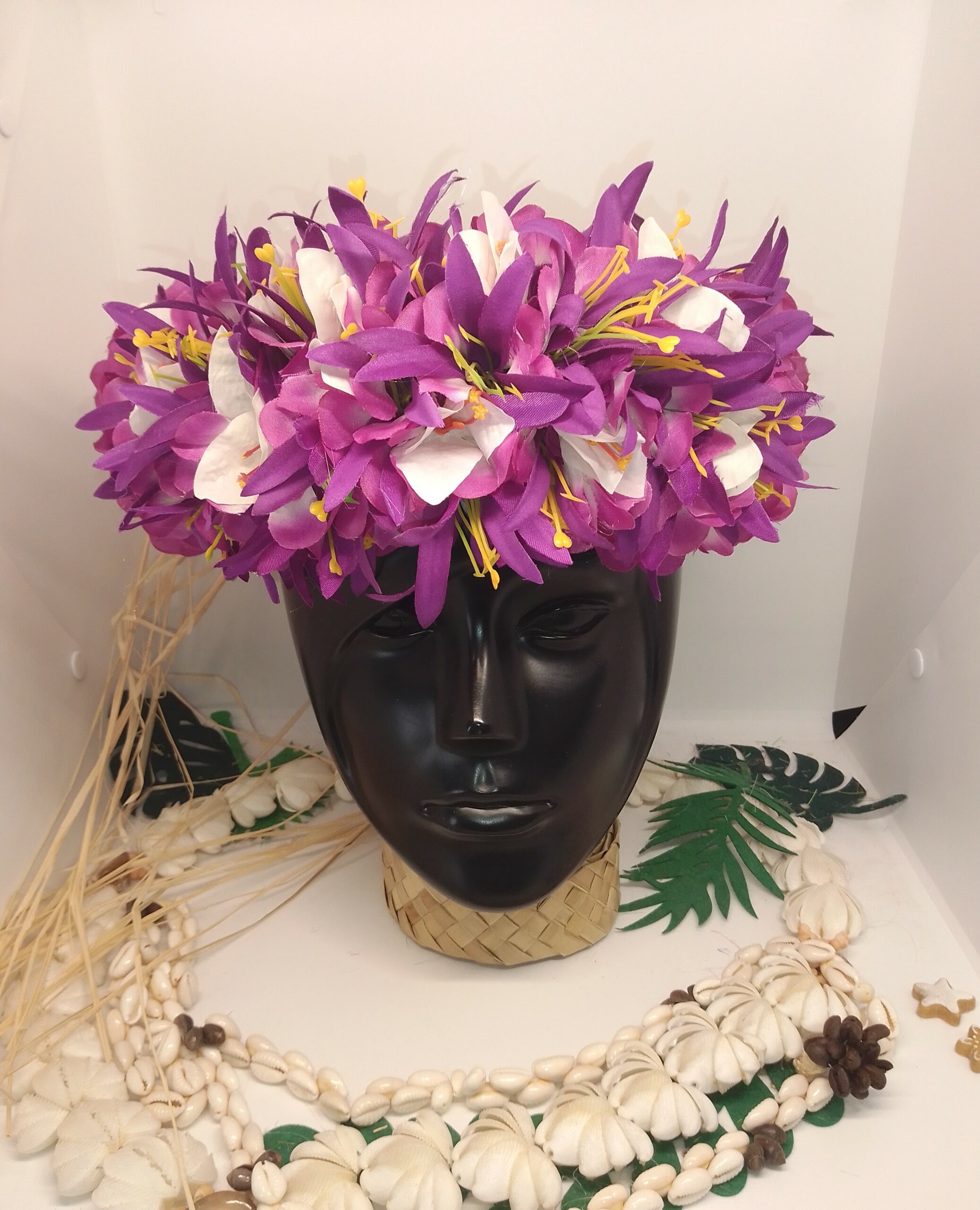 couronne de tête violette de fleurs tahiti permanentes avec bougainvilliers et lys élancés fait main by Vaite.e.Tiare créations