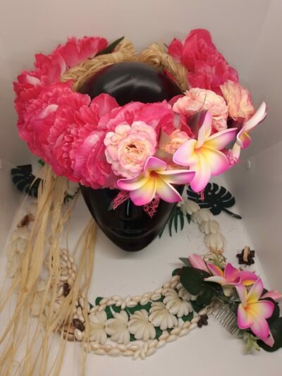 Couronne de tête en fleurs polynésiennes rose fuchsia fleurs de Tahiti avec 3 tipaniers by vaite.e.tiare créations