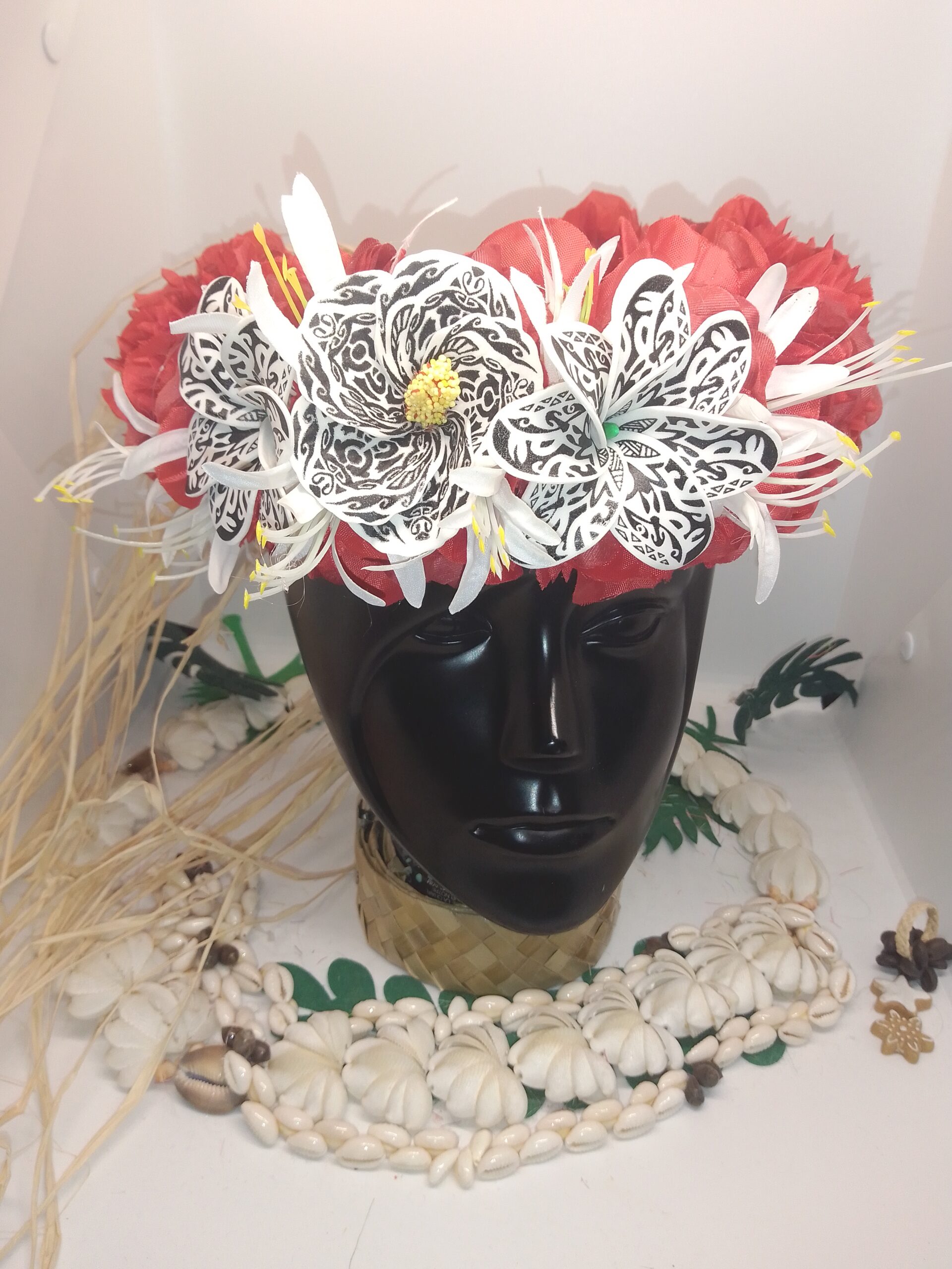 Couronne de tête artisanale fleurs Tahiti artificielles fleurs Tahiti rouge avec deux tiare et un hibiscus tatouées by vaite.e.tiare créations