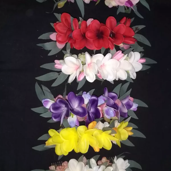 Double peigne avec fleurs de Tahiti cinq tipanie monochrome