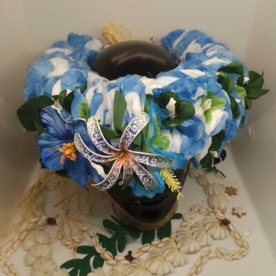 Couronne de fleur Tahiti bleue avec hibiscus bleu tiare tatouée et boutons de tiare