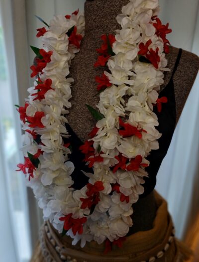Double lei blanc milky et rouge Vaite.e.Tiare créations