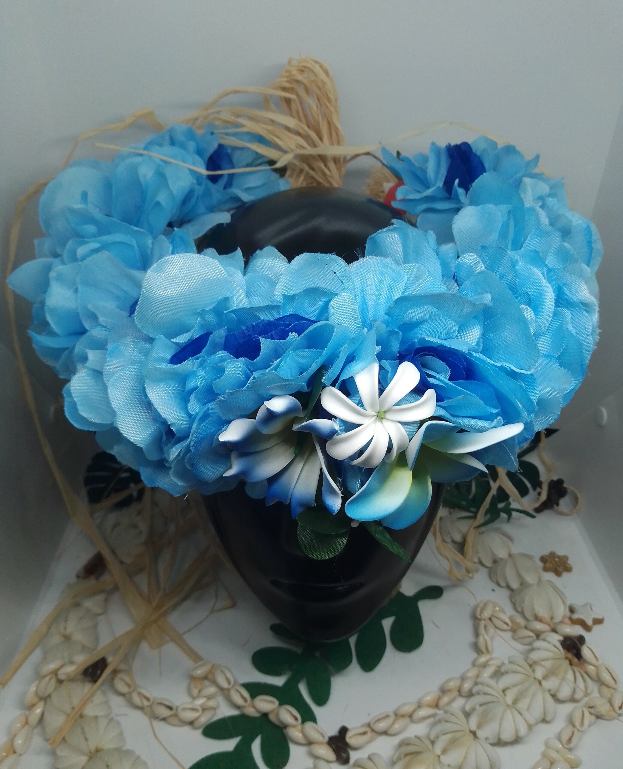 couronne de tête cheveux bleue avec frangipanier bleus et mini tiare tahiti by Vaite e Tiare créations
