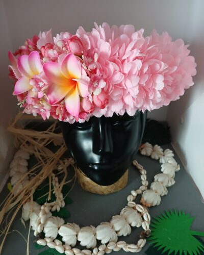 couronne de fleurs Tahiti rose pâle trois tipanie bords roses cœur jaune by Vaite.e.Tiare créations