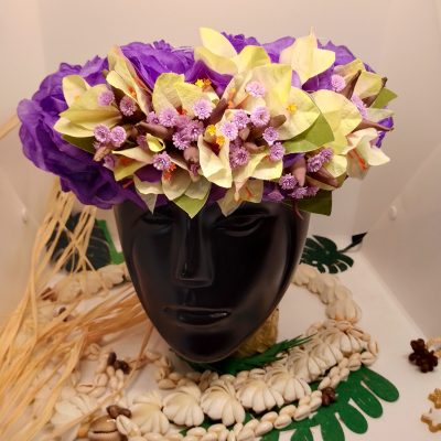 Couronne de fleur violette avec bougainvilliers vert anis et mauve