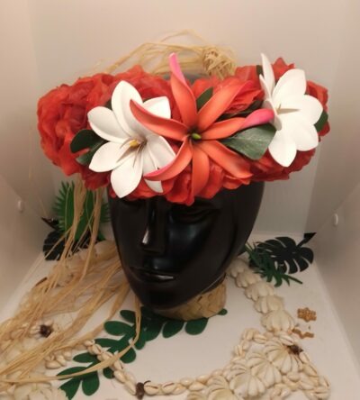 couronne florale de tête rouge by Vaite e Tiare créations deux tiare encadrant une maxi tiare rouge