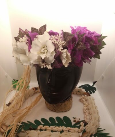 couronne de tête fleurs tahiti violette avec fleur de cotonnier blanche by Vaite e Tiare créations