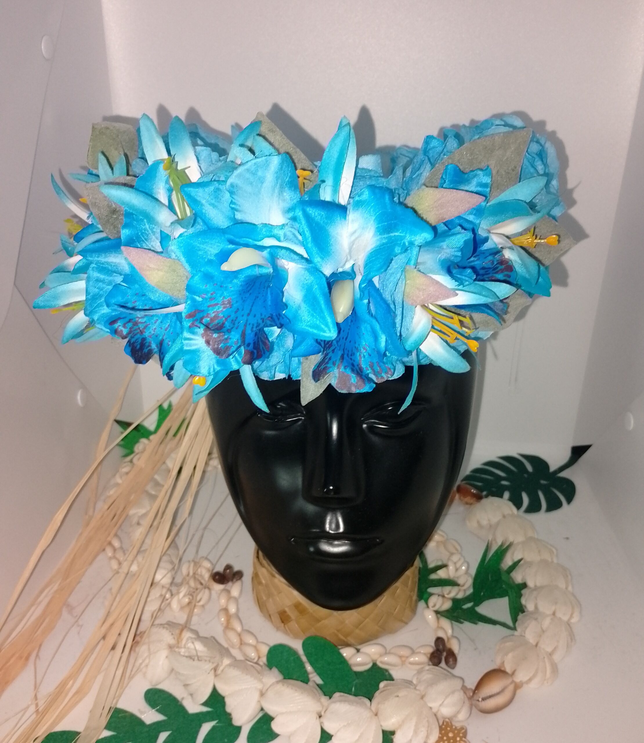 couronne florale de tête fleurs permanentes bleue grandes orchidées lys élancés by Vaite.e.Tiare créations