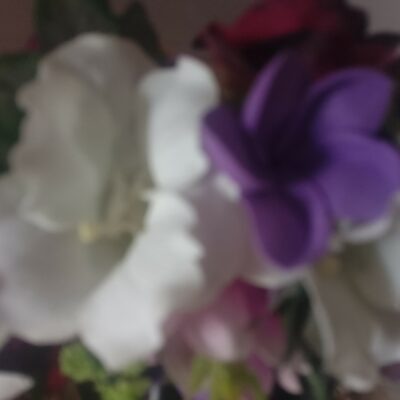 Couronne de fleur mauve mini tipanie violet sur bouquet varié