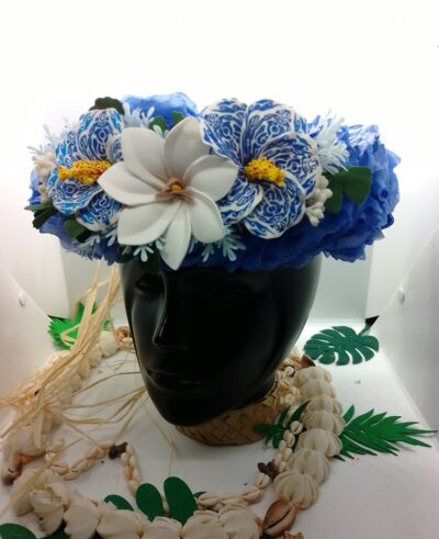 couronne avec fleurs de Tahiti bleue deux hibiscus tatoués et une grande tiare by Vaite.e.Tiare créations