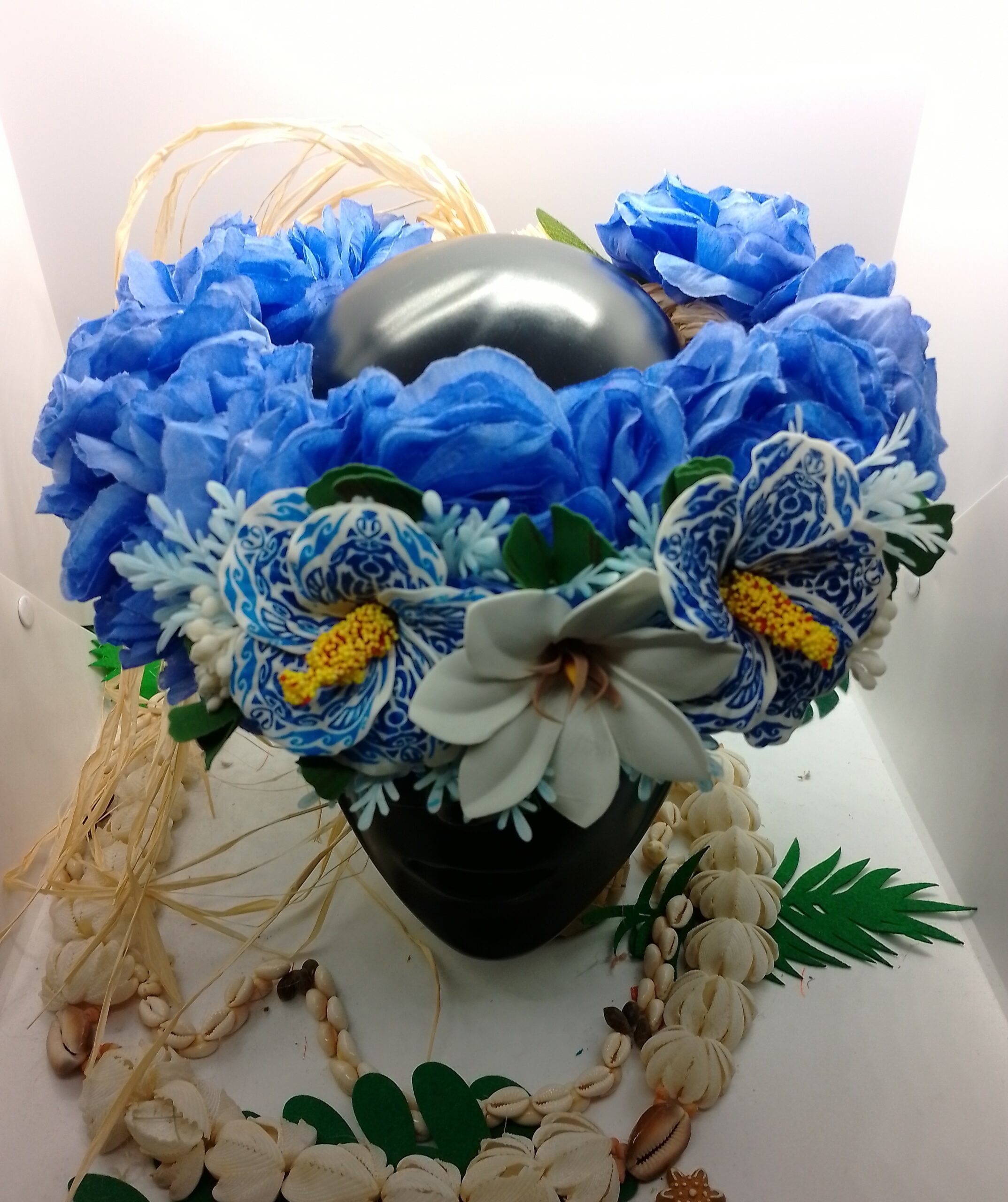 couronne de tête bleue deux hibiscus tatoués et une grande tiare by Vaite.e.Tiare créations