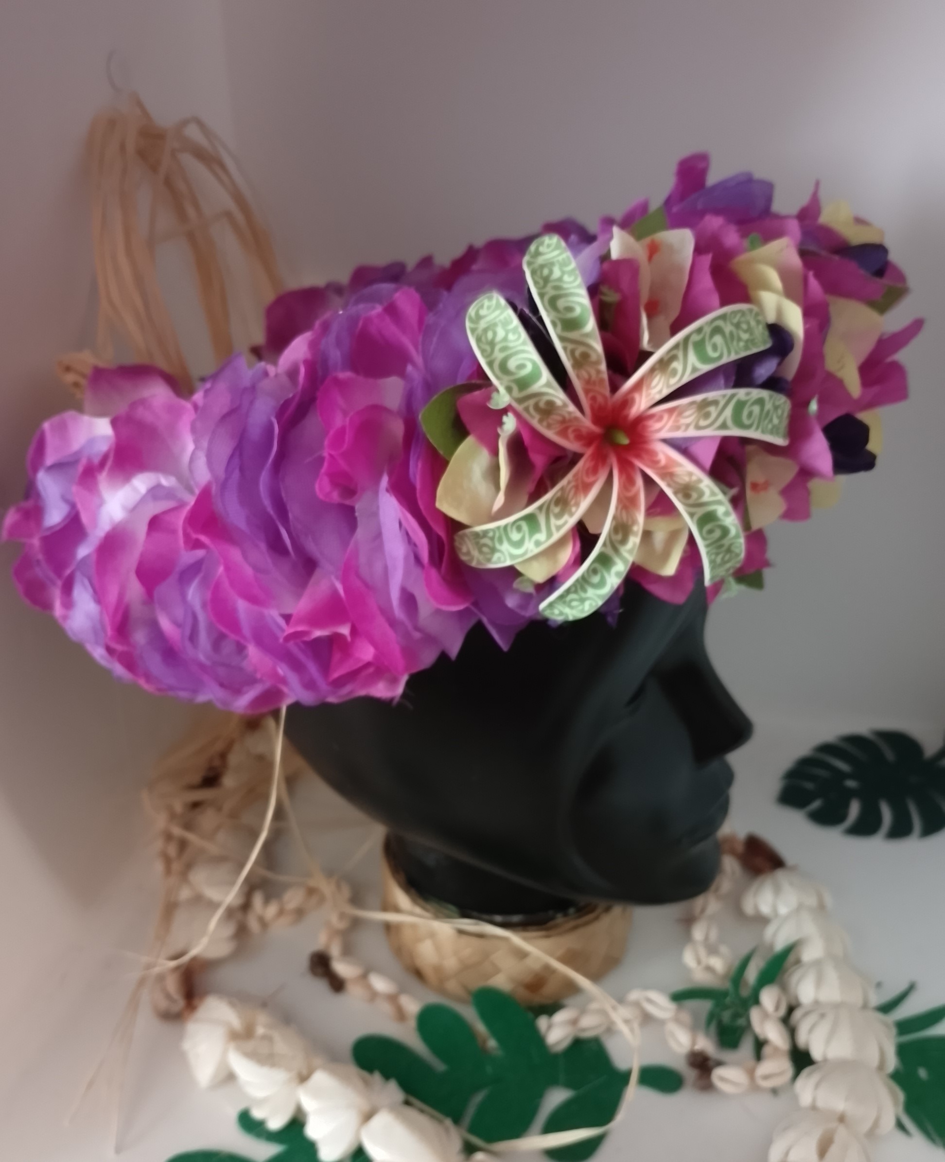 couronne florale de fleurs permanentes tahiti violette bougainvilliers vert anis bord mauves tiare tatouée by Vaite.e.Tiare créations