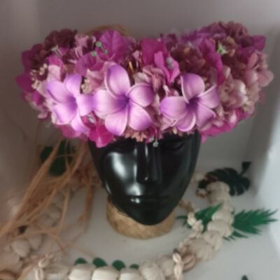 Couronne de fleurs violette  bougainvillier trois tipanie