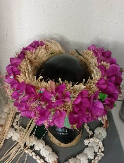 couronne de fleurs Tahiti avec bougainvillier et tipanie violet by Vaite.e.Tiare créations