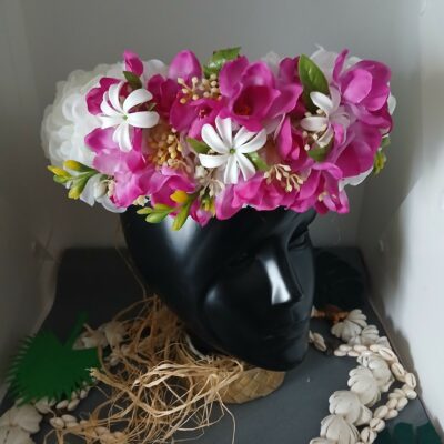 couronne de tiare Tahiti blanche bouquet de freesia violet et trois mini tiare