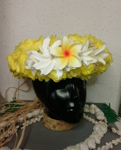 couronne de fleurs Tahiti jaune avec tiare entre ouvertes, tipanie et tiare Tahiti by Vaite.e.Taire créations