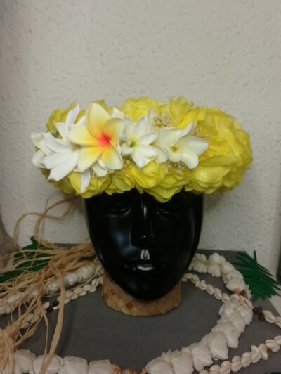 couronne de fleurs Tahiti jaune avec tiare entre ouvertes, tipanie et tiare Tahiti by Vaite.e.Taire créations