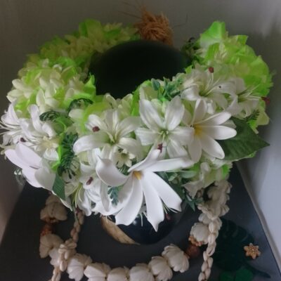 Couronne de tiare Tahiti verte mini lys blanc et trois tiare