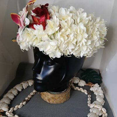 Couronne toutes fleurs Tahiti corolle blanche et bouquet varié