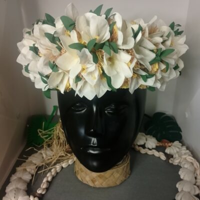 Couronne toutes fleurs jaune corolle tipanie et bougainvillier blanc