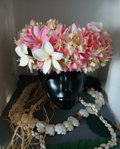 couronne de fleurs Tahiti champagne rosé bouquet d'hortensia  trois tipanie