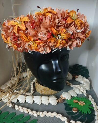 couronne toute fleur Tahiti corail lys orangés tigrés by Vaite.e.Tiare créations