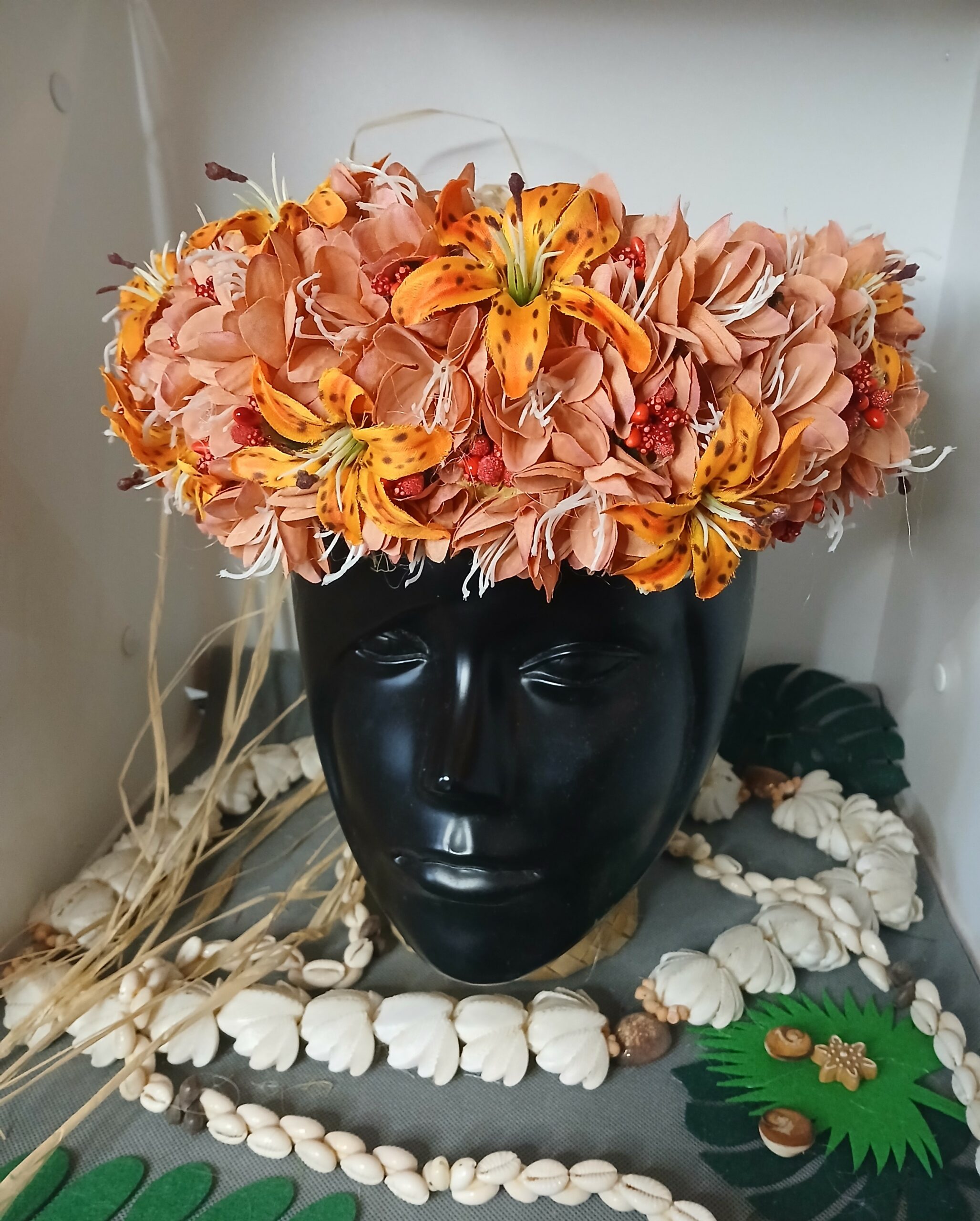 couronne toute fleur Tahiti corail lys orangés tigrés by Vaite.e.Tiare créations