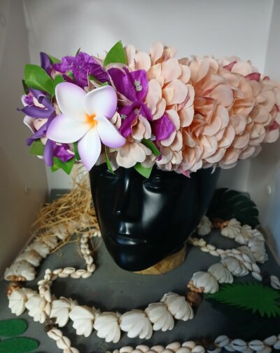 couronne de fleurs Tahiti champagne bougainvilliers violet maxi tiare et tipanie by Vaite.e.Tiare créations