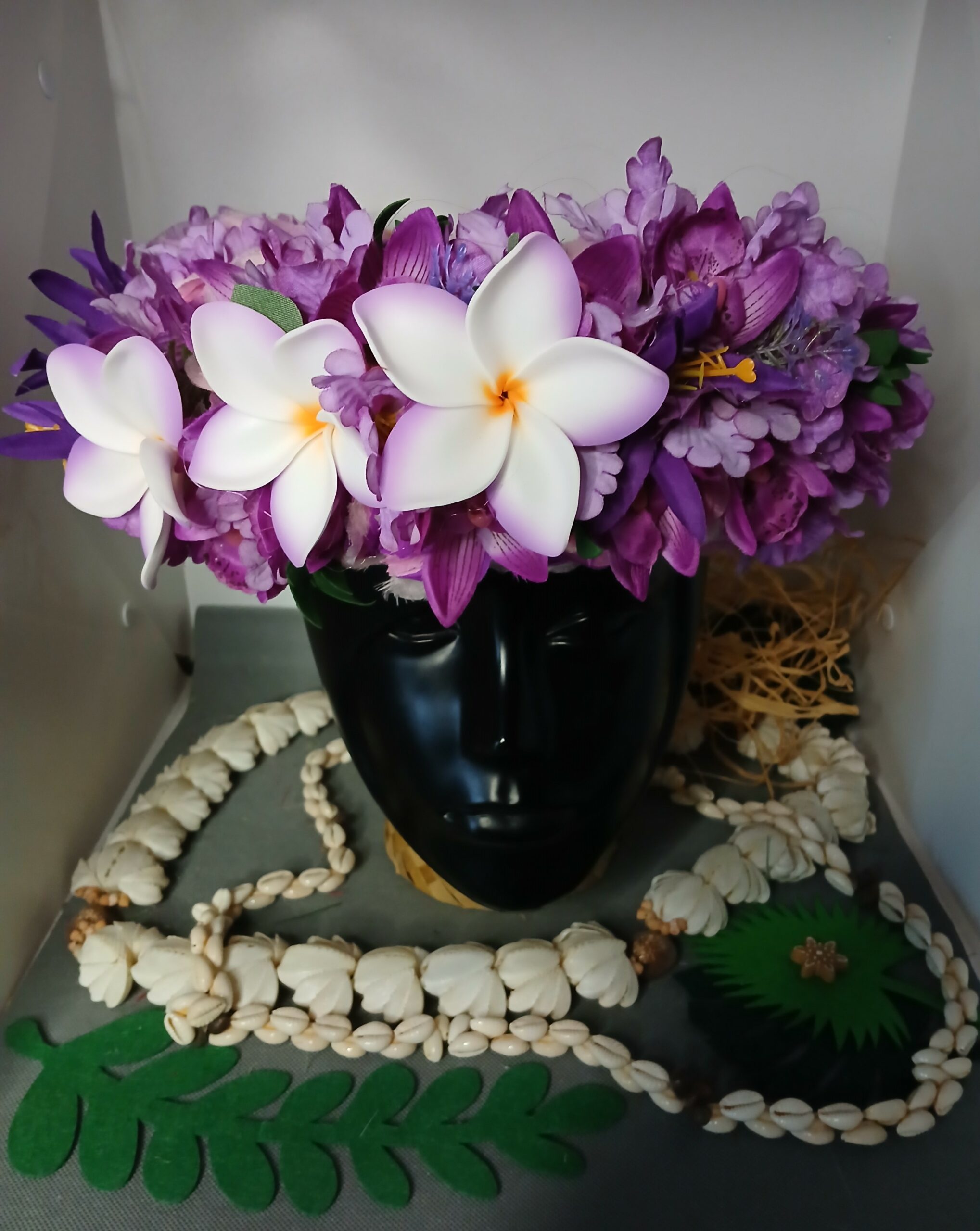 Couronne de fleurs Tahiti mauve corolle d'orchidées trois tipanie by Vaite.e.Tiare créations