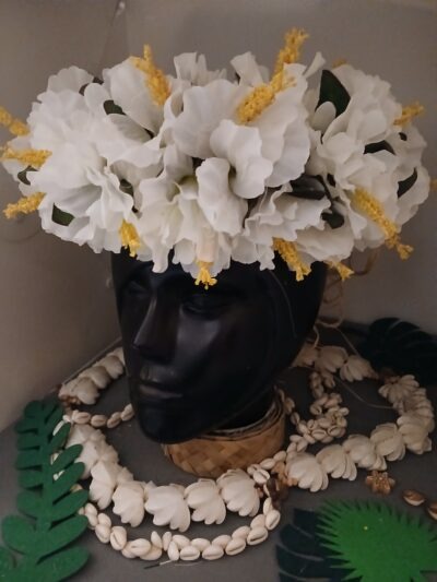 Couronne de fleurs Tahiti blanche corolle d' hibiscus blanc Vaite.eTiare créations