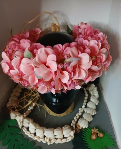 Couronne de fleurs Tahiti corail avec tipanie rose by Vaite.e.Tiare créations