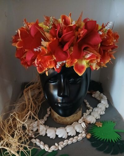 Couronne toutes fleurs jaune grand tipanie et orchidée rouge orangé by Vaite.e.Tiare créations