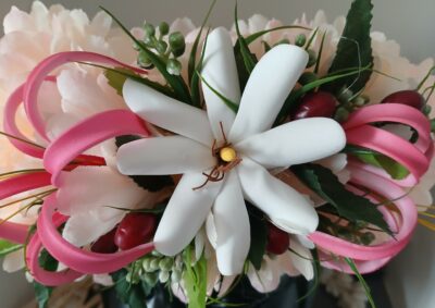 Couronne de tiare Tahiti champagne rosé tiare et lys élancés fuschias 5 by Vaite.e.Tiare créations