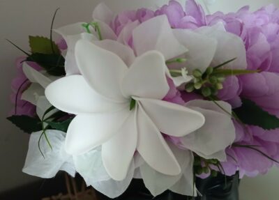 Couronne de tiare Tahiti mauve bougainvillier blanc 1b by Vaite.e.Tiare créations