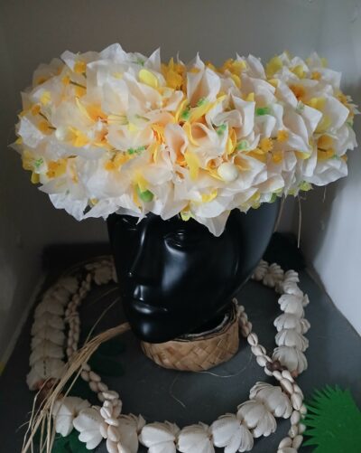 Couronne toutes fleurs Tahiti jaune bougainvillier blanc by Vaite.e.Tiare créations
