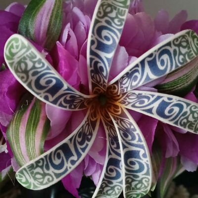 Couronne toutes fleurs Tahiti bougainvilliers violets tiare tatouée