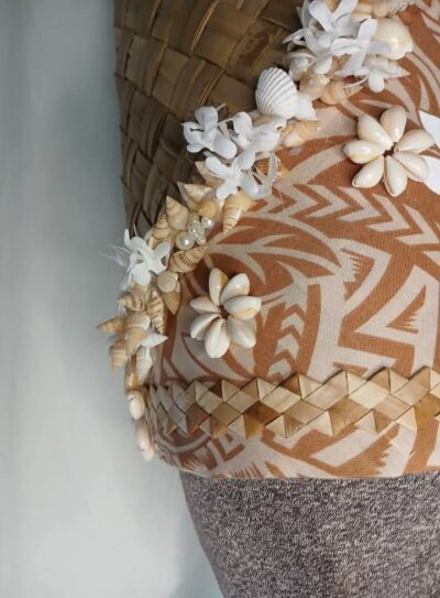 Coiffe naturel pandanus paréo beige et coquillages Vaite.e.Tiare créations