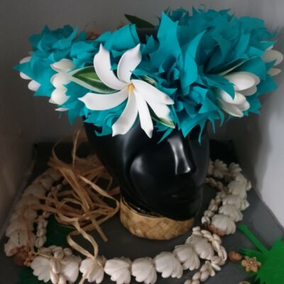 Couronne de tiare Tahiti bleu lagon avec sept tiare
