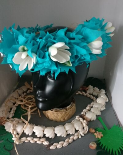 Couronne de tiare Tahiti bleu lagon avec sept tiare by Vaite.e.Tiare créations