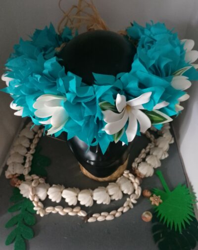 Couronne de tiare Tahiti bleu lagon avec sept tiare by Vaite.e.Tiare créations