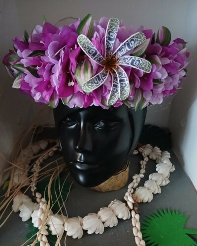 couronne toutes fleurs Tahiti bougainvilliers violets tiare tatouée by Vaite.e.Tiare créations