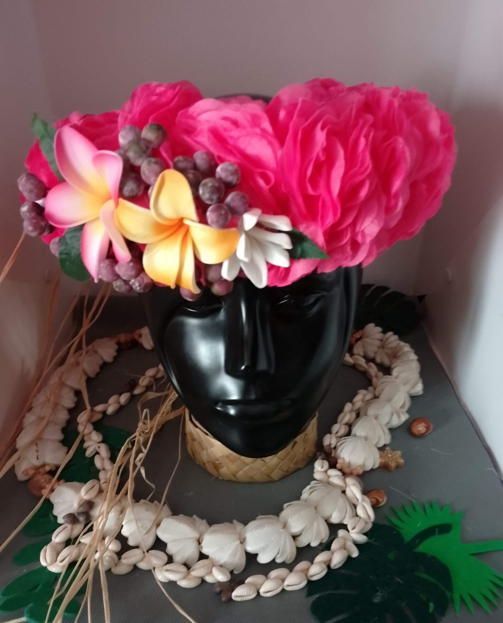 Couronne fleur Tahiti deux tipaniers et tiare entre ouverte Vaite.e.Tiare créations