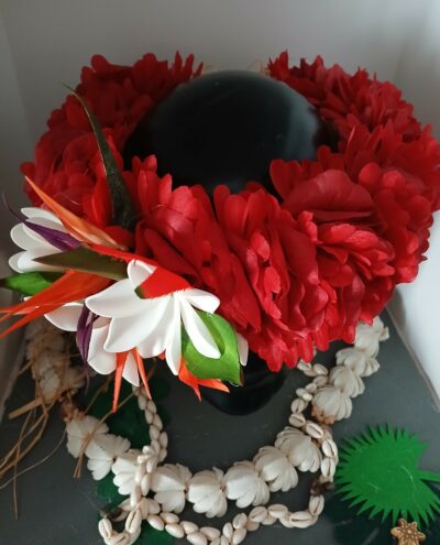 Couronne de fleurs Tahiti rouge 4 tiare Tahiti et oiseau du paradis