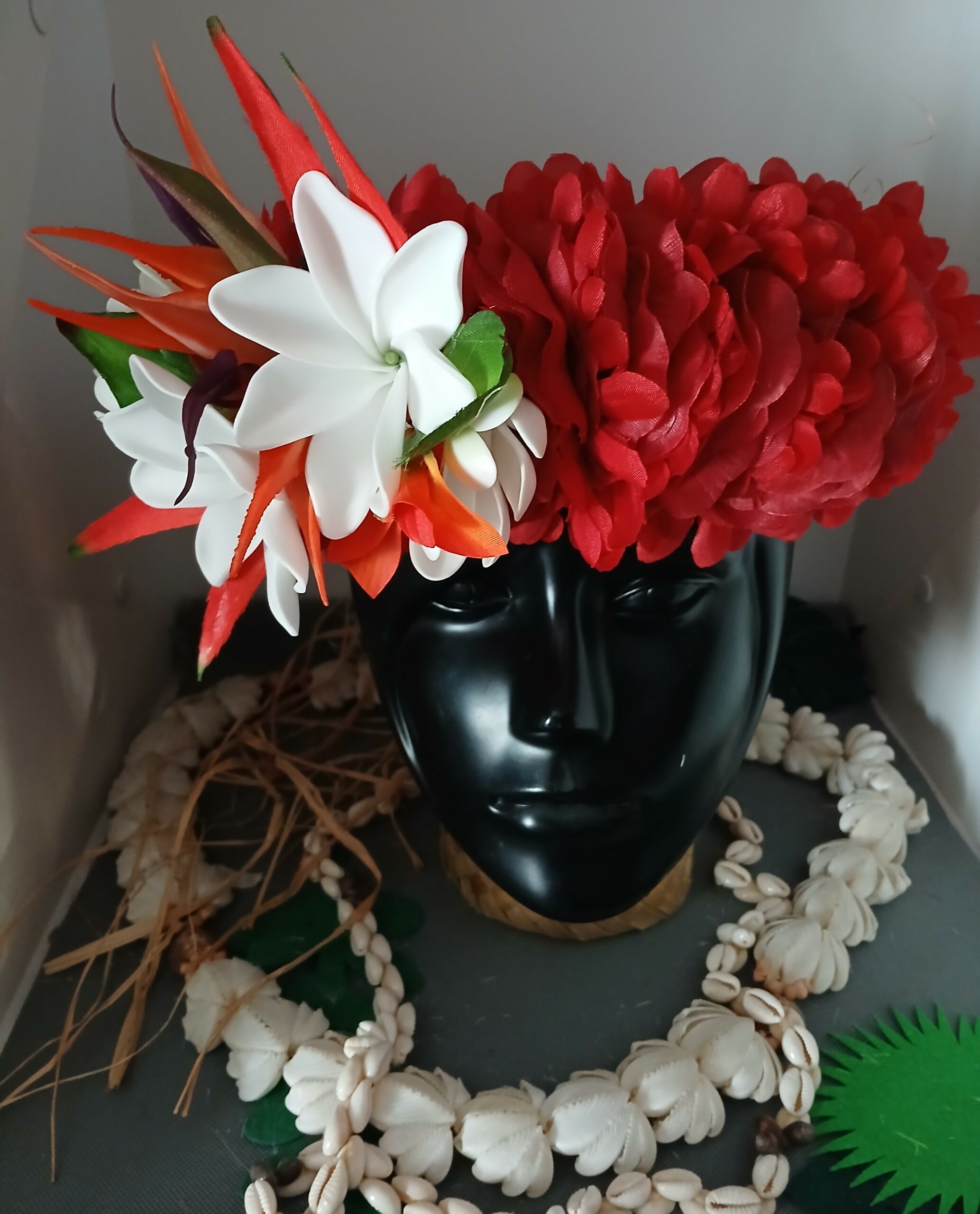 Couronne de fleurs Tahiti rouge 4 tiare Tahiti et oiseau du paradis
