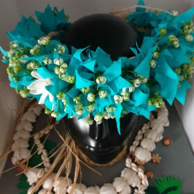 Couronne de tiare Tahiti bleue lagon corolle gypsophile tiare entre ouverte