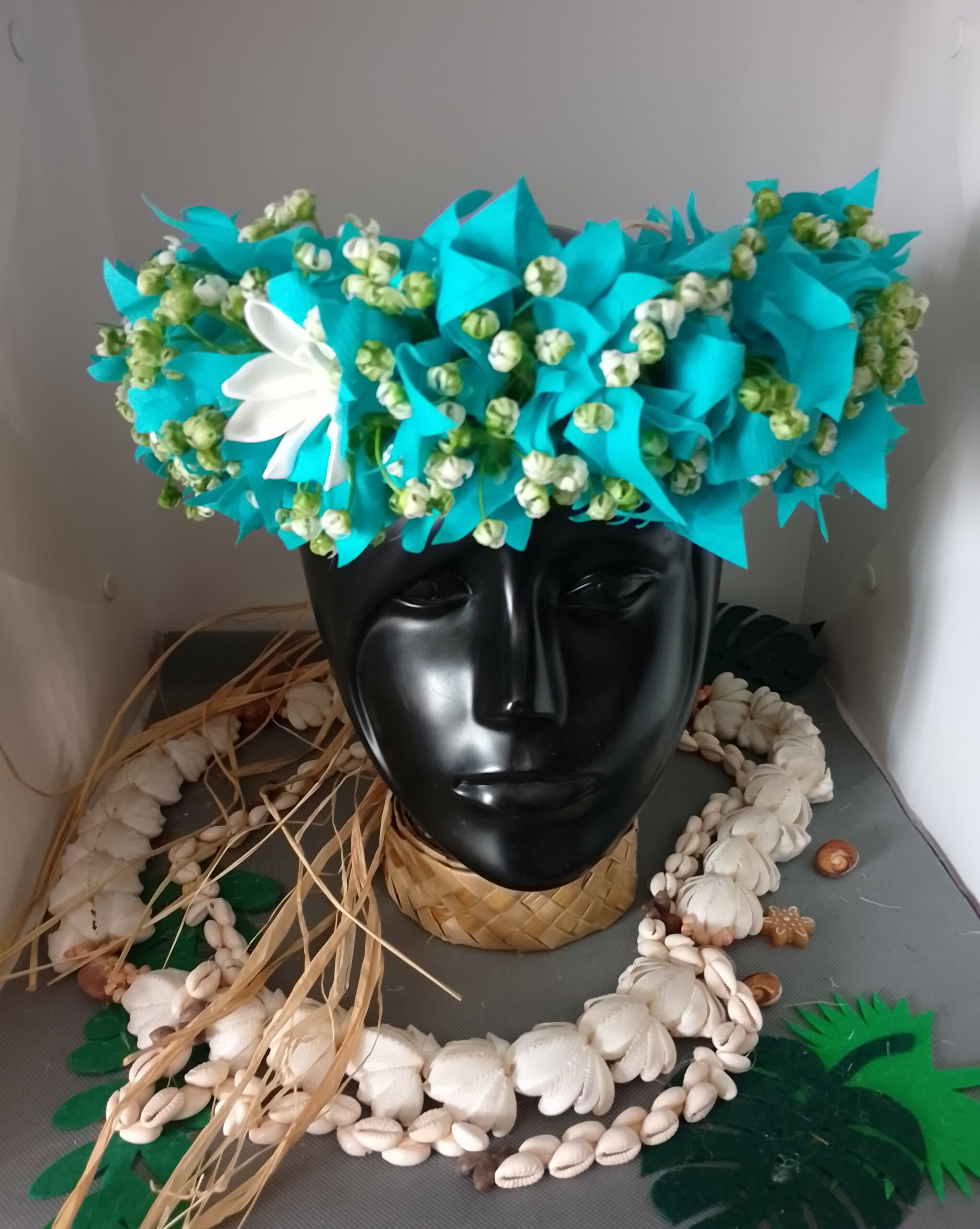 Couronne tiare Tahiti bleue lagon corolle de gypsophile tiare entre ouverte Vaite.e.Tiare créations