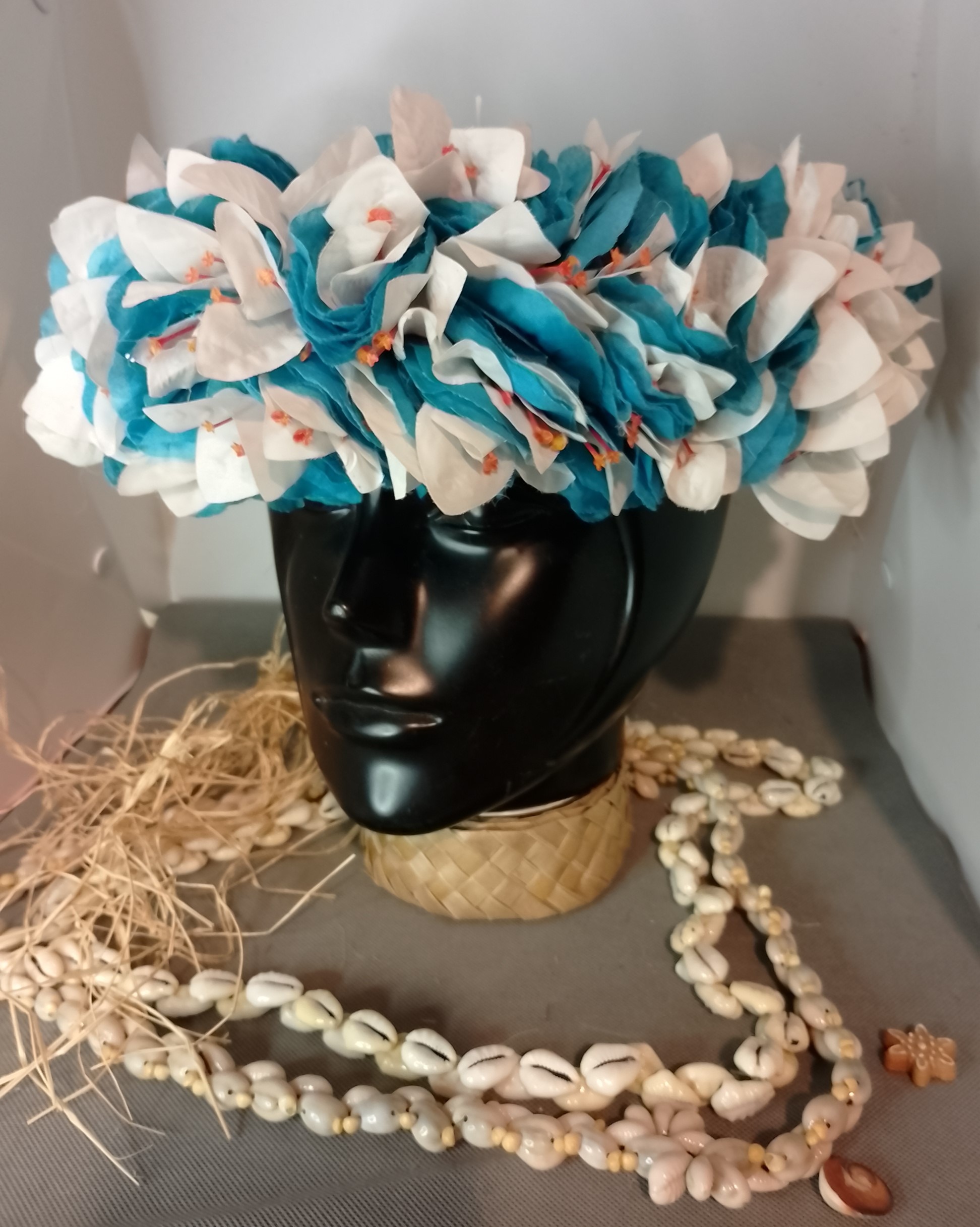 Couronne toute fleur bleu lagon bougainvillier blanc Vaite.e.Tiare créations