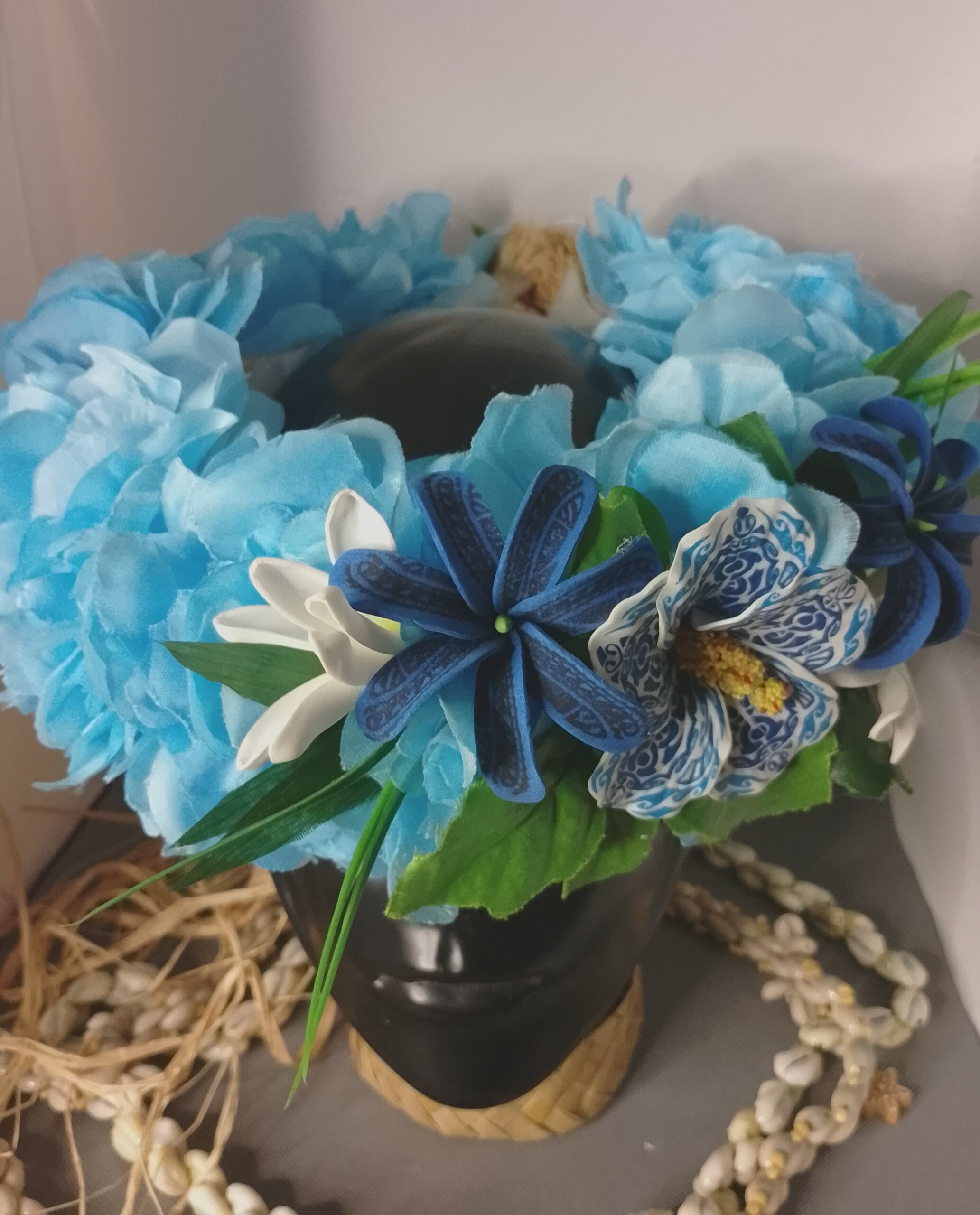 Couronne fleur Tahiti bleue tiare tatouée et entre ouverte hibiscus tatoué Vaite.e.Tiare créations