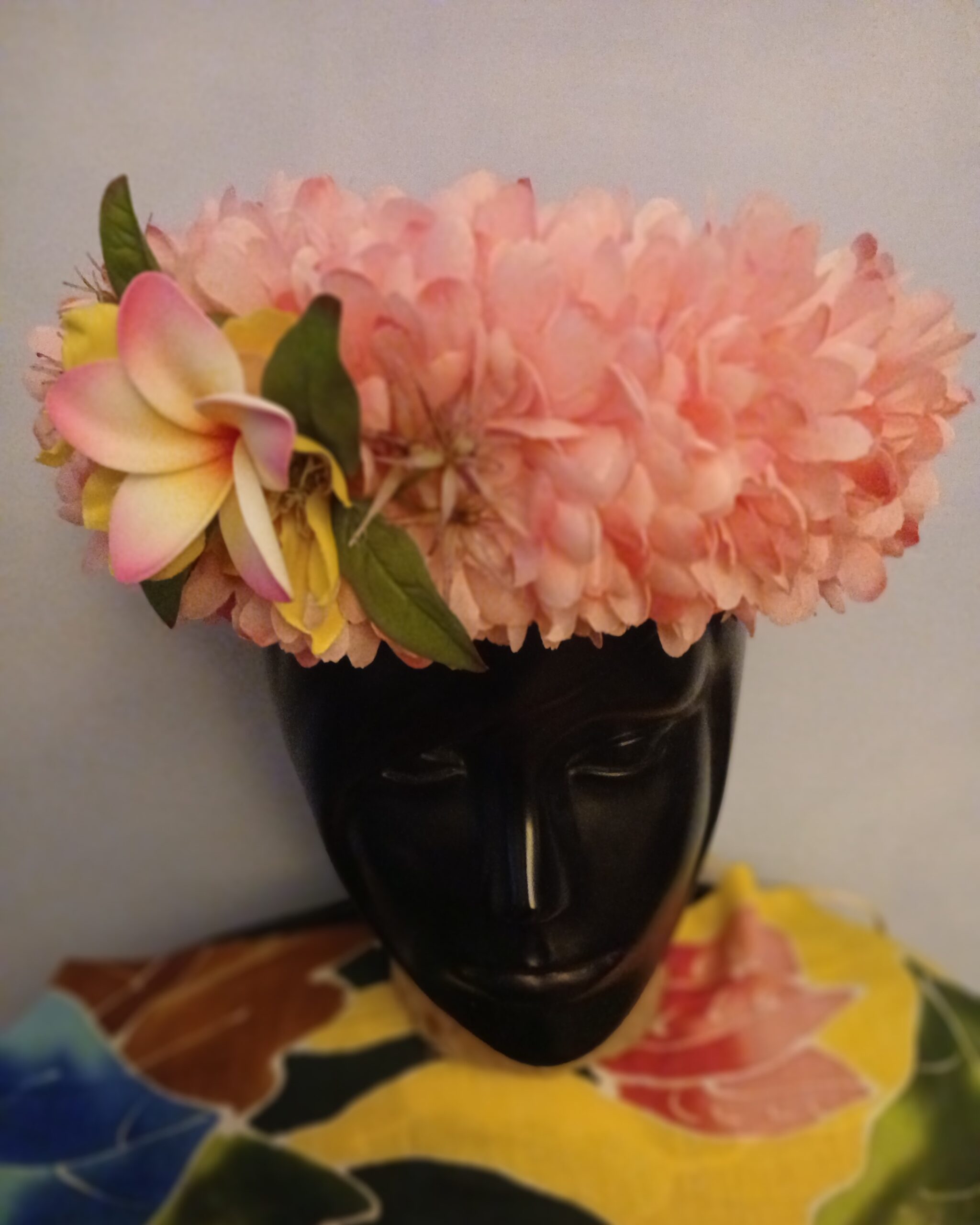 Couronne de fleurs Tahiti rose pointe fuchsia tipanier bords roses Vaite.e.Tiare créations