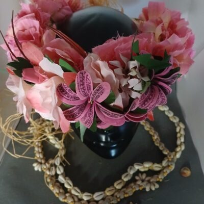 Couronne fleur Tahiti rose et champagne bouquet avec trois tiare tatouées 